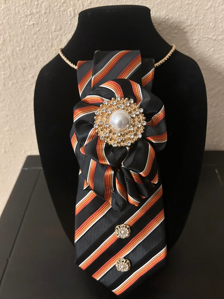Ursula - Tie Necklace