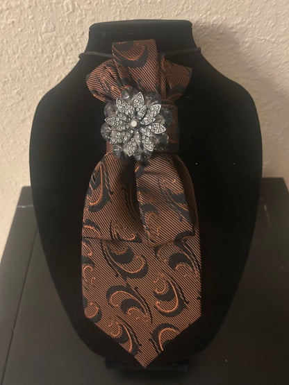 Blakeleigh - Tie Necklace