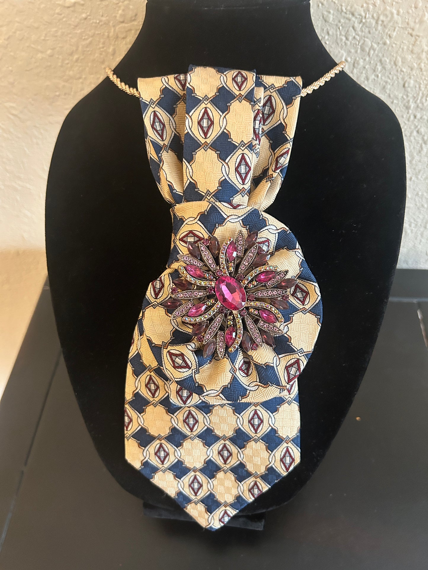 Debbie - Tie Necklace