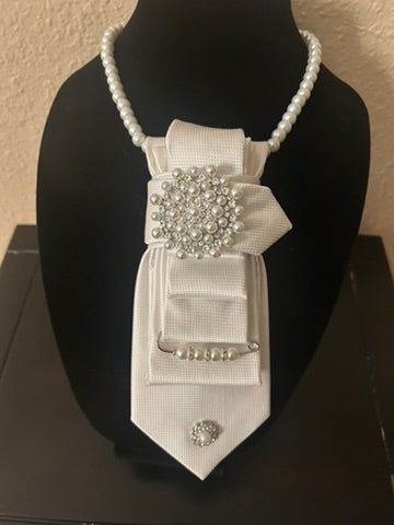 Evelyn - Tie Necklace