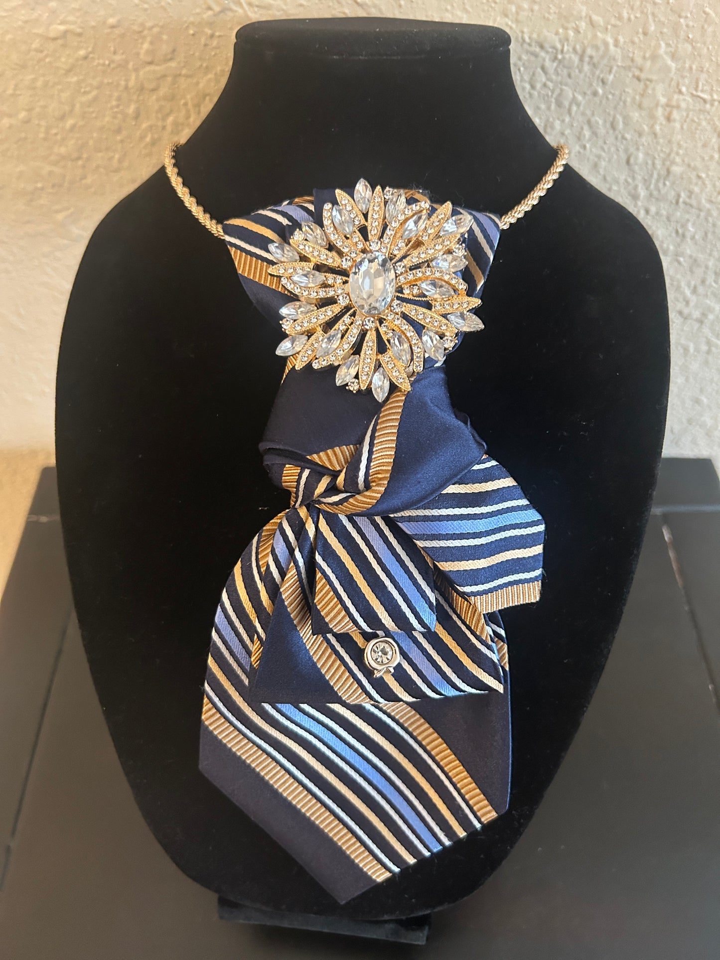 Francesca - Tie Necklace