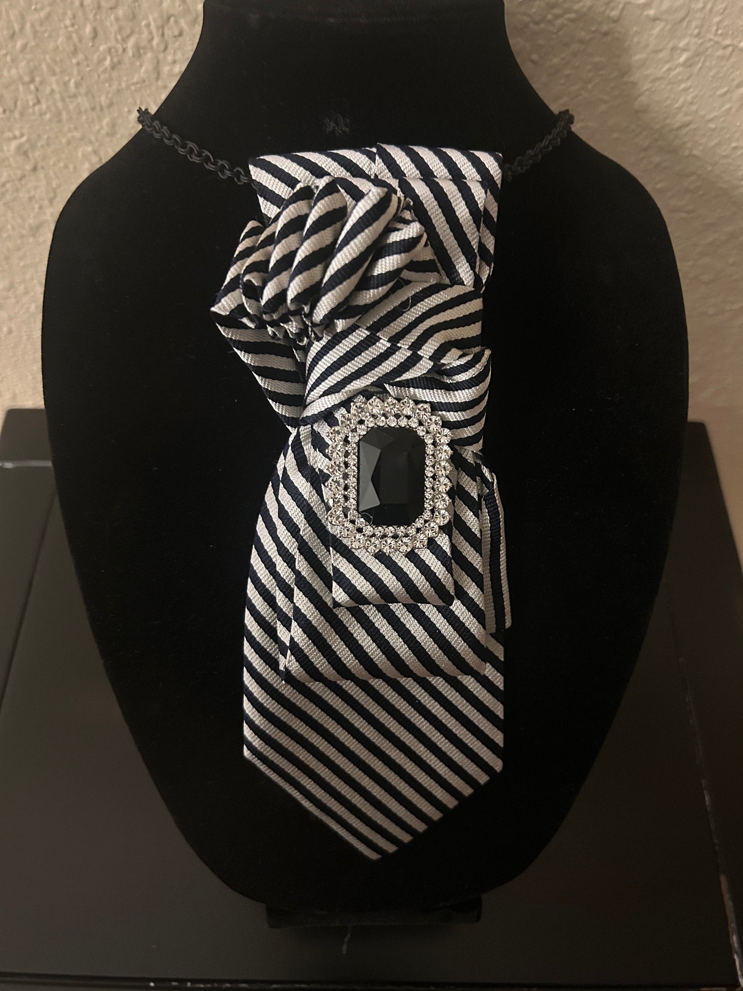 Tiffani - Tie Necklace