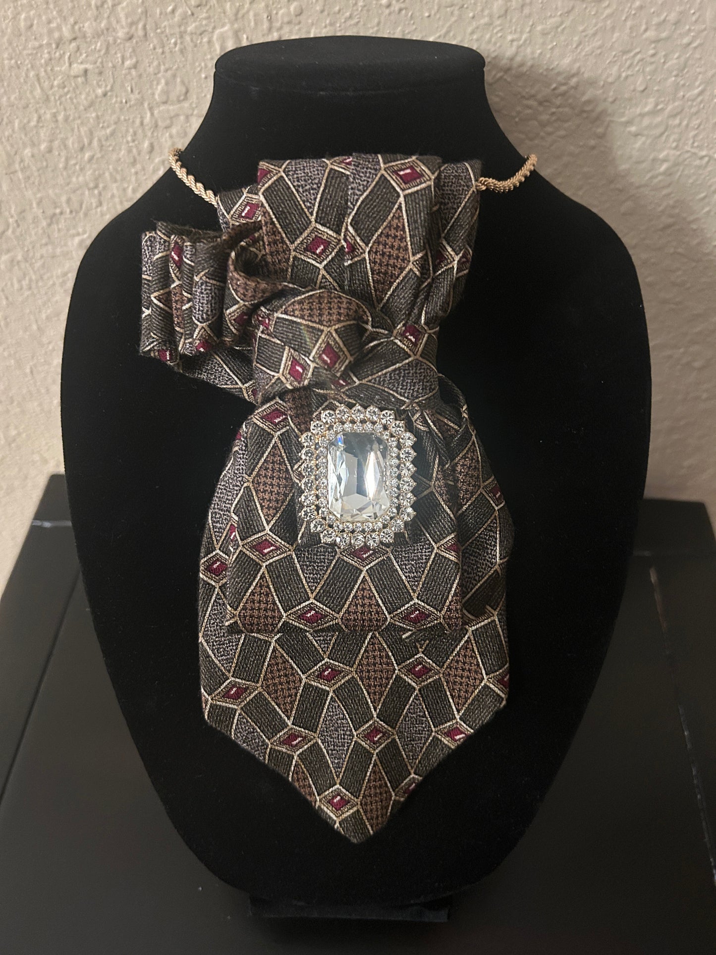 Tiffani - Tie Necklace