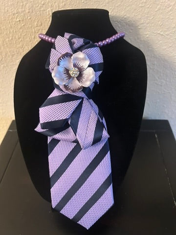 Victoria - Tie Necklace